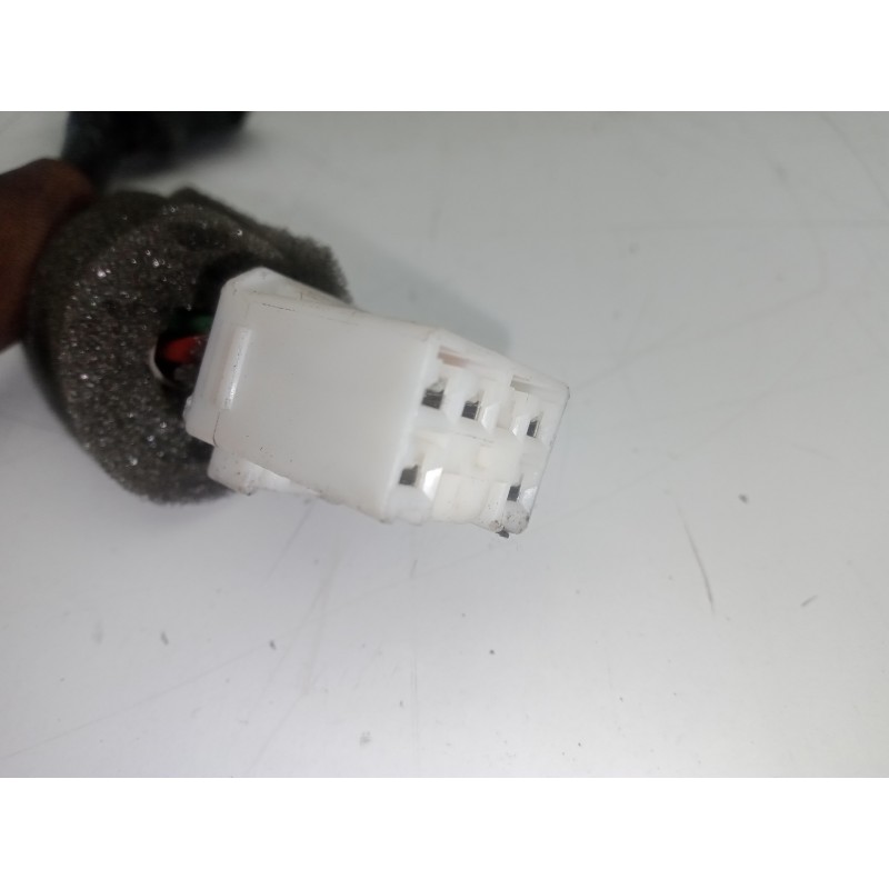 Recambio de piloto trasero izquierdo para kia rio 1.2 cat referencia OEM IAM 924011W2  