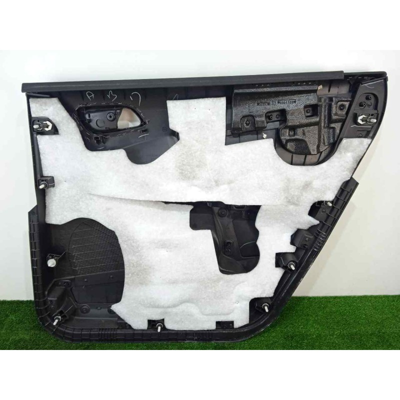 Recambio de guarnecido puerta trasera izquierda para fiat freemont (345) 2.0 16v multijet cat referencia OEM IAM   