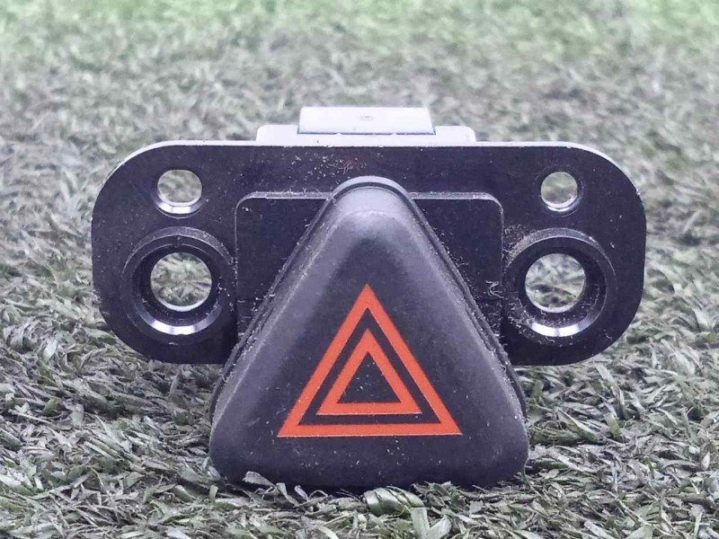 Recambio de warning para chevrolet cruze 1.6 cat referencia OEM IAM 96828350-202007553  