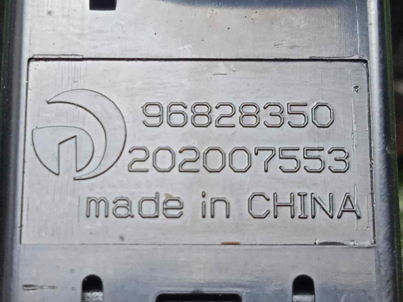 Recambio de warning para chevrolet cruze 1.6 cat referencia OEM IAM 96828350-202007553  