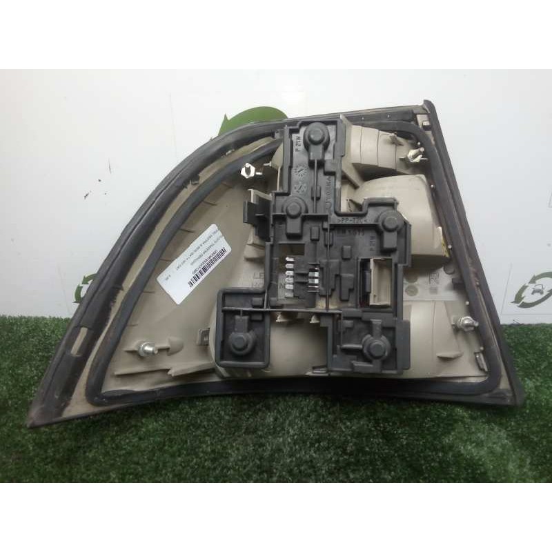 Recambio de piloto trasero derecho para opel vectra b berlina 1.8 16v cat referencia OEM IAM  VECTRA.B - 4.PUERTAS 99-02 - NEGRO