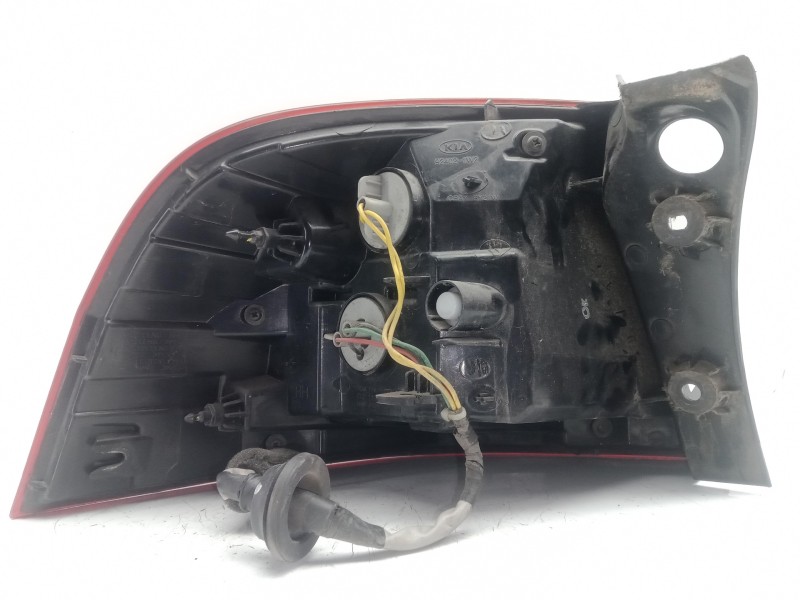 Recambio de piloto trasero derecho para kia rio 1.2 cat referencia OEM IAM 924021W2  
