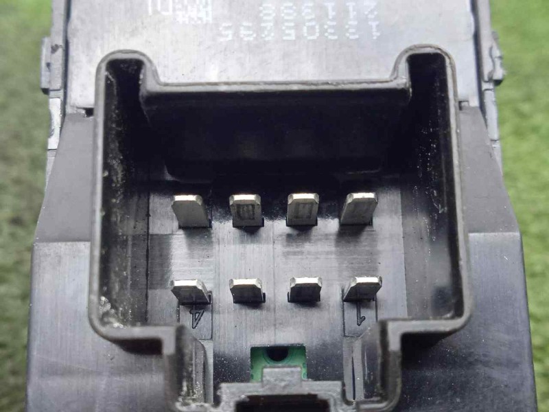 Recambio de mando elevalunas delantero izquierdo para chevrolet cruze 1.6 cat referencia OEM IAM 13305295 4.BOTONES 