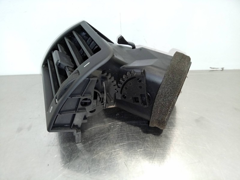 Recambio de rejilla aireadora para bmw serie 3 berlina (e46) 325xi referencia OEM IAM 64228361897  