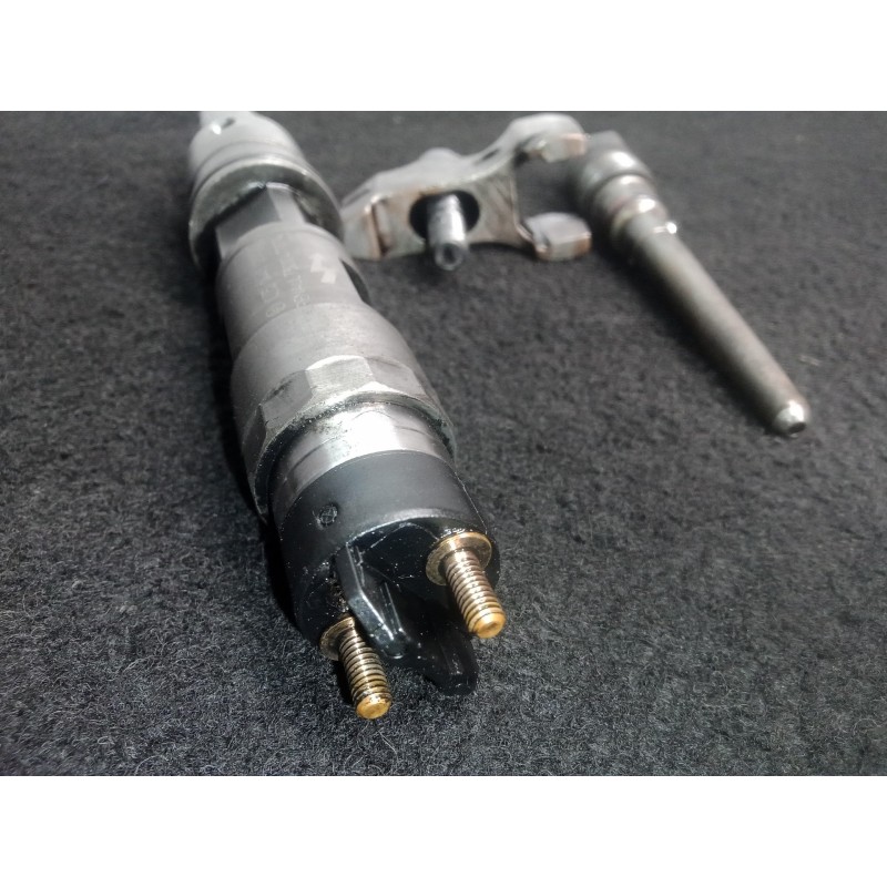 Recambio de inyector para renault ( truck ) 420.18t 4x2 11116 c.c dci referencia OEM IAM 0445120020-5010477874 BOSCH 