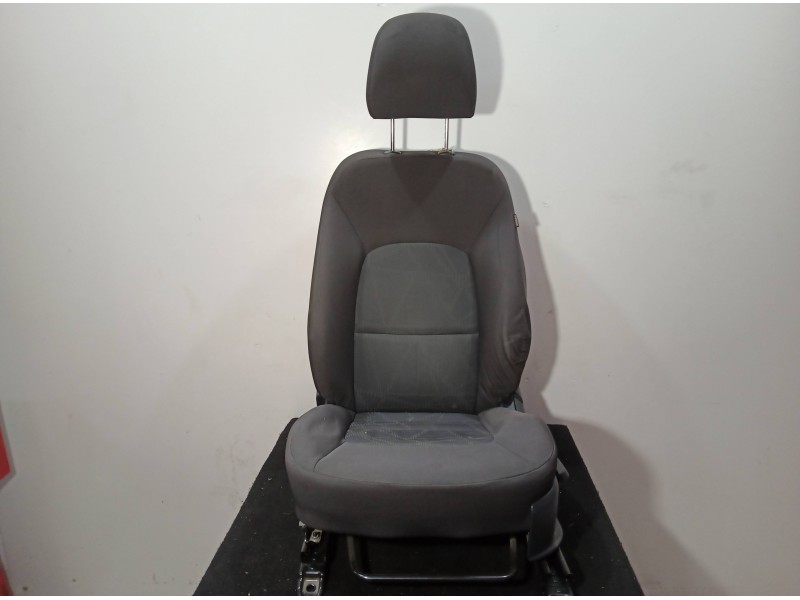 Recambio de asiento delantero izquierdo para kia rio 1.2 cat referencia OEM IAM   