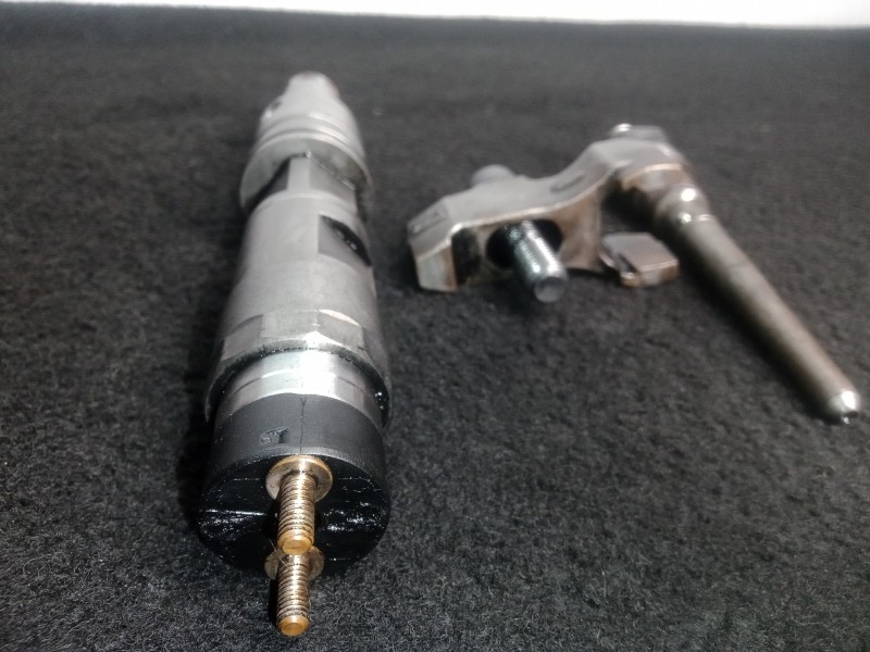 Recambio de inyector para renault ( truck ) 420.18t 4x2 11116 c.c dci referencia OEM IAM 0445120020-5010477874 BOSCH 