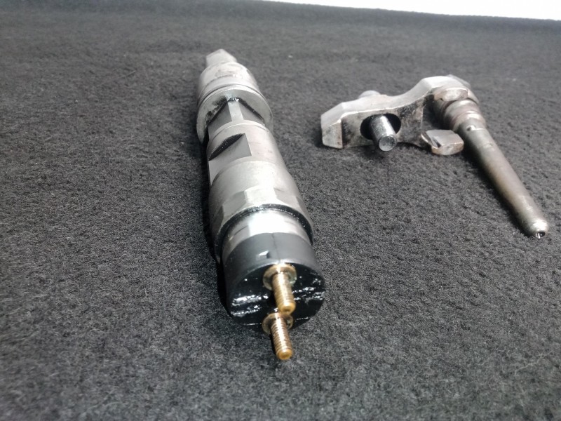 Recambio de inyector para renault ( truck ) 420.18t 4x2 11116 c.c dci referencia OEM IAM 0445120020-5010477874 BOSCH 