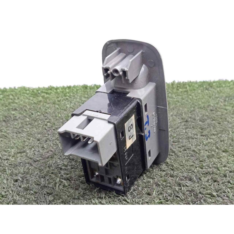 Recambio de mando elevalunas trasero izquierdo para chevrolet nubira berlina 2.0 diesel cat referencia OEM IAM 621W04790 DECO 6.