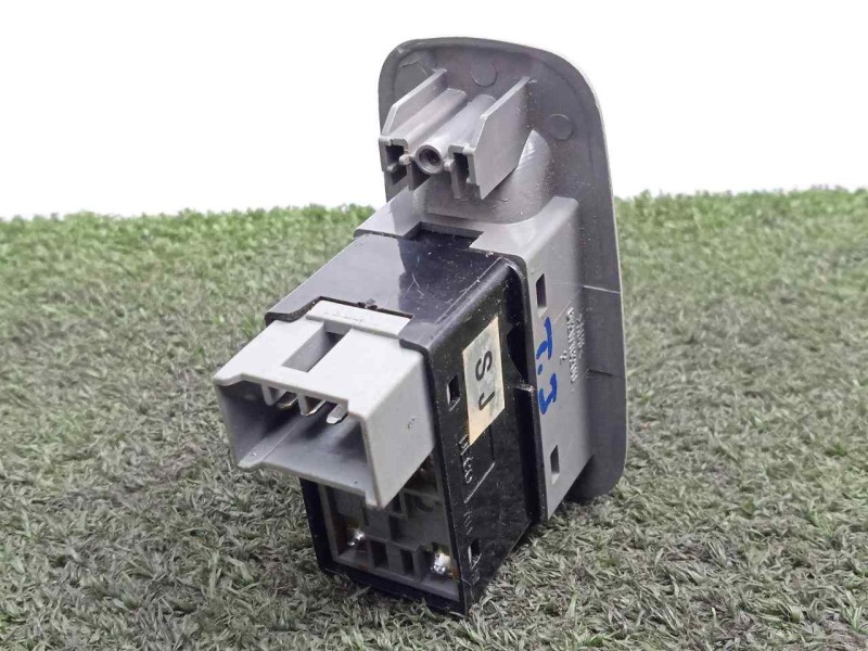 Recambio de mando elevalunas trasero izquierdo para chevrolet nubira berlina 2.0 diesel cat referencia OEM IAM 621W04790 DECO 6.