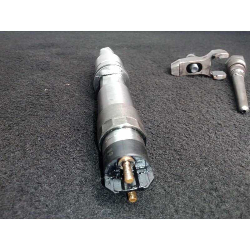 Recambio de inyector para renault ( truck ) 420.18t 4x2 11116 c.c dci referencia OEM IAM 112140102  