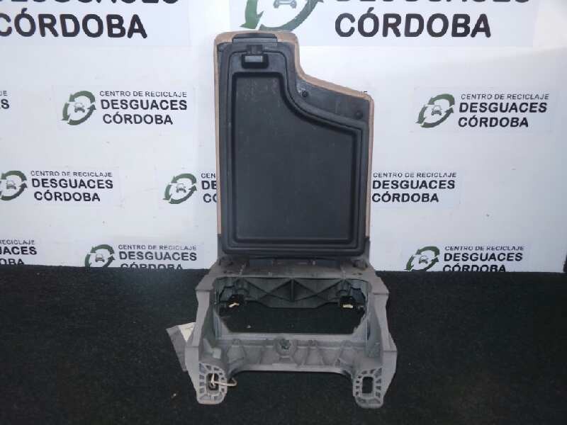 Recambio de apoyabrazos central para bmw serie 3 berlina (e90) 2.0 cat referencia OEM IAM E116233221  