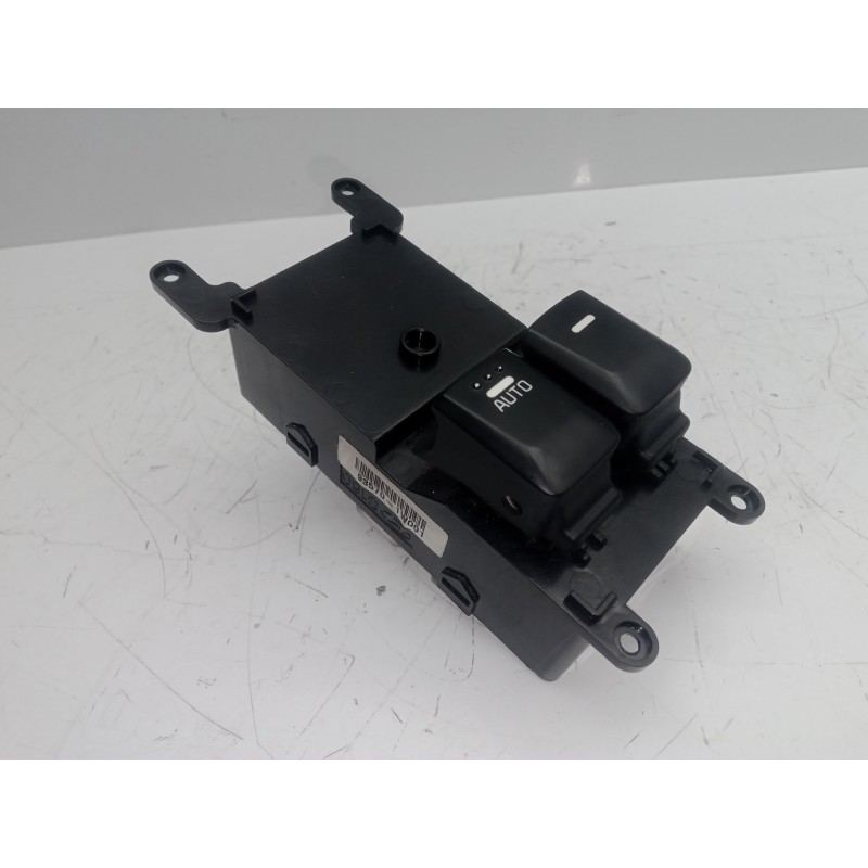 Recambio de mando elevalunas delantero izquierdo para kia rio 1.2 cat referencia OEM IAM 935701W001 2.BOTONES 