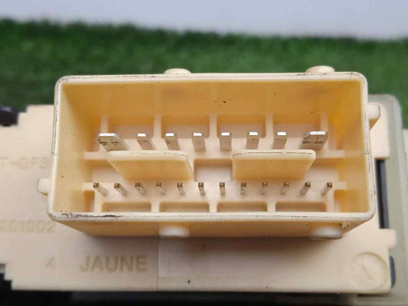 Recambio de motor elevalunas delantero izquierdo para citroën c4 coupe 1.4 16v referencia OEM IAM 9681576980-964881100-965483100