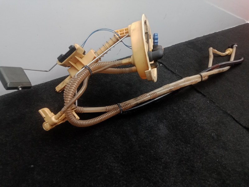 Recambio de aforador para bmw serie 1 berlina (e81/e87) 2.0 turbodiesel cat referencia OEM IAM REF:09270801  MEDIDOR.GASOIL