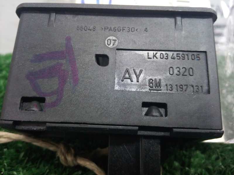 Recambio de mando elevalunas trasero derecho para opel astra h berlina 1.6 16v referencia OEM IAM 13197131  