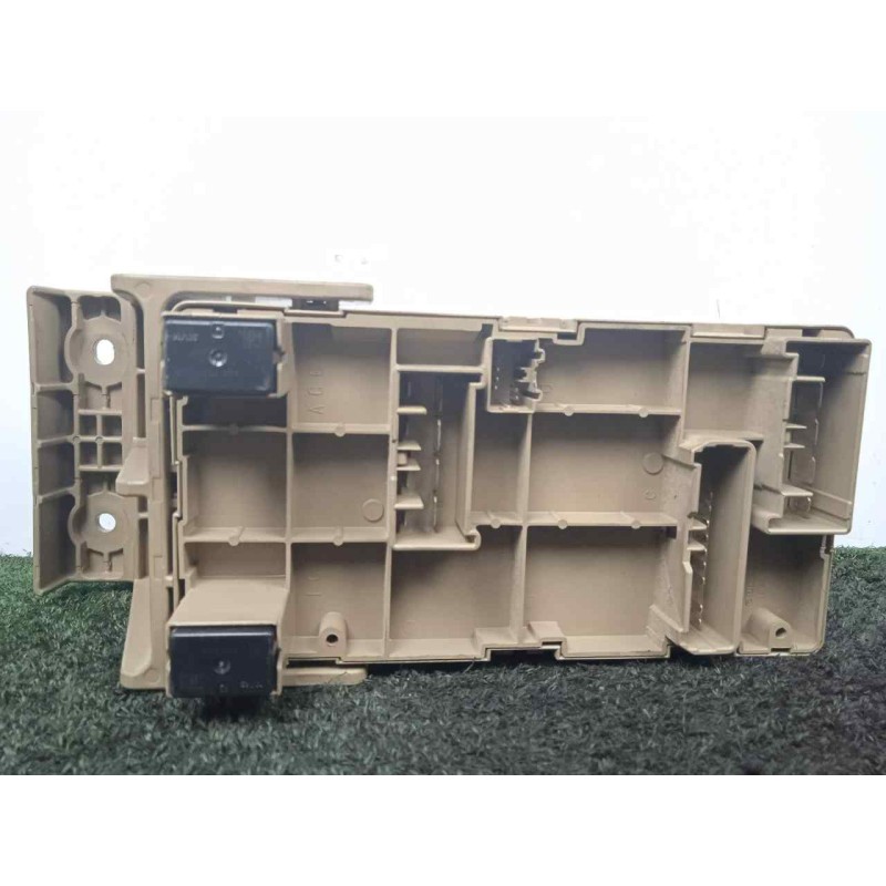 Recambio de caja reles / fusibles para subaru forester s12 2.0 diesel cat referencia OEM IAM 82201FG010  