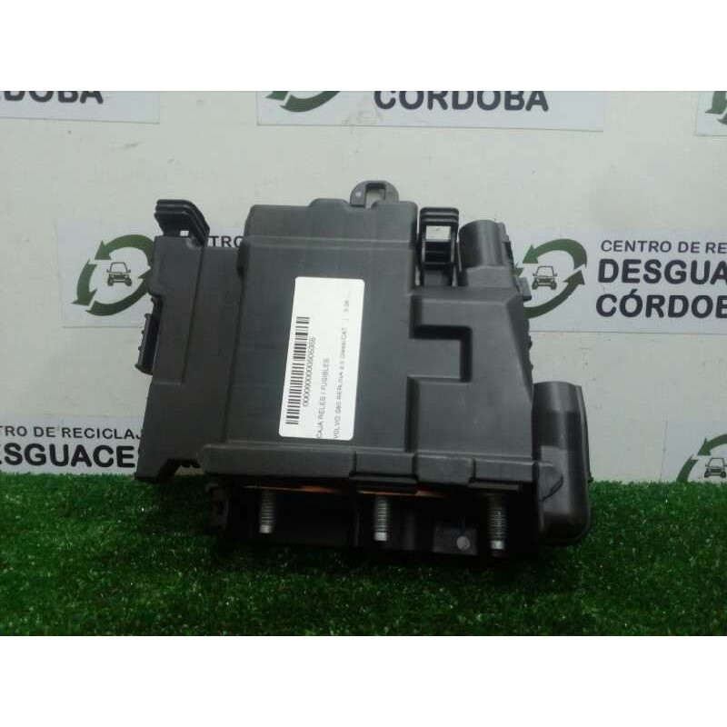 Recambio de caja reles / fusibles para volvo s80 berlina 2.0 diesel cat referencia OEM IAM 30659092  