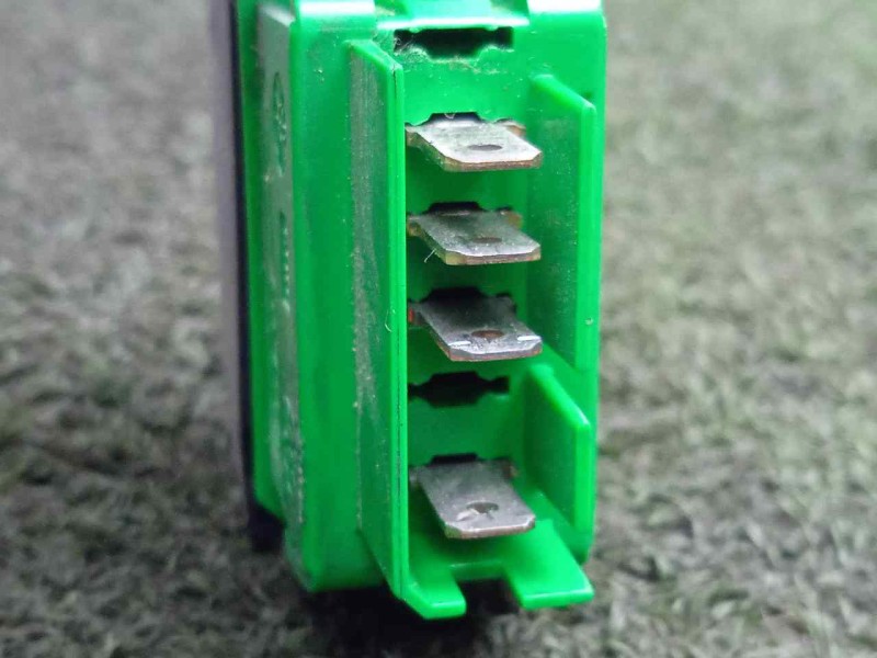 Recambio de mando elevalunas delantero izquierdo para toyota aygo (kgb/wnb) 1.0 cat referencia OEM IAM 846100H010A 1.BOTON 4.PIN