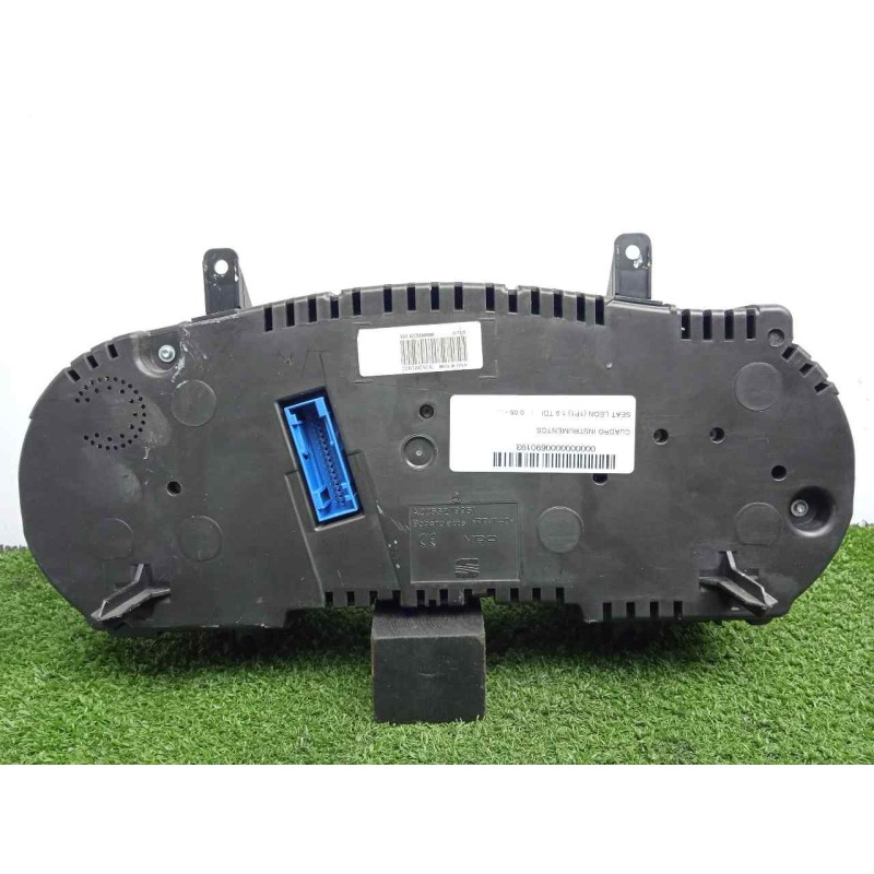 Recambio de cuadro instrumentos para seat leon (1p1) 1.9 tdi referencia OEM IAM 1P0920810F-A2C53348098  