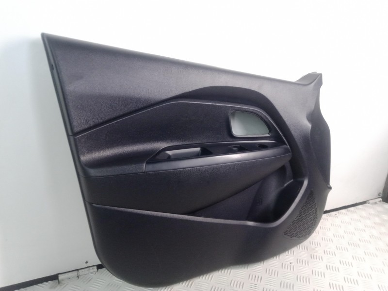 Recambio de guarnecido puerta delantera izquierda para kia rio 1.2 cat referencia OEM IAM 823101W010  