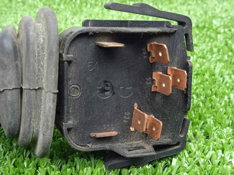 Recambio de mando limpia para mercedes-benz clase e (w124) berlina referencia OEM IAM 6315400144  