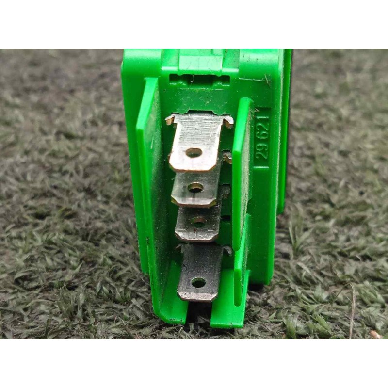 Recambio de mando elevalunas delantero derecho para toyota aygo (kgb/wnb) 1.0 cat referencia OEM IAM 846100H010A 4.PINES 