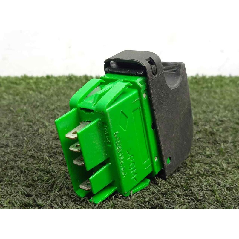 Recambio de mando elevalunas delantero derecho para toyota aygo (kgb/wnb) 1.0 cat referencia OEM IAM 846100H010A 4.PINES 