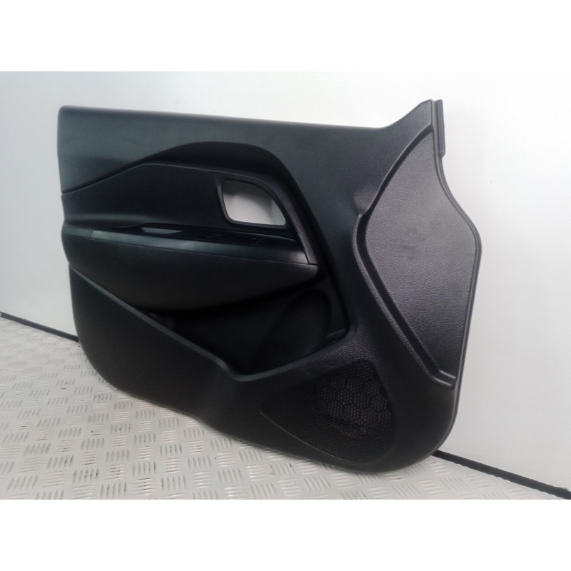 Recambio de guarnecido puerta delantera izquierda para kia rio 1.2 cat referencia OEM IAM 823101W010  