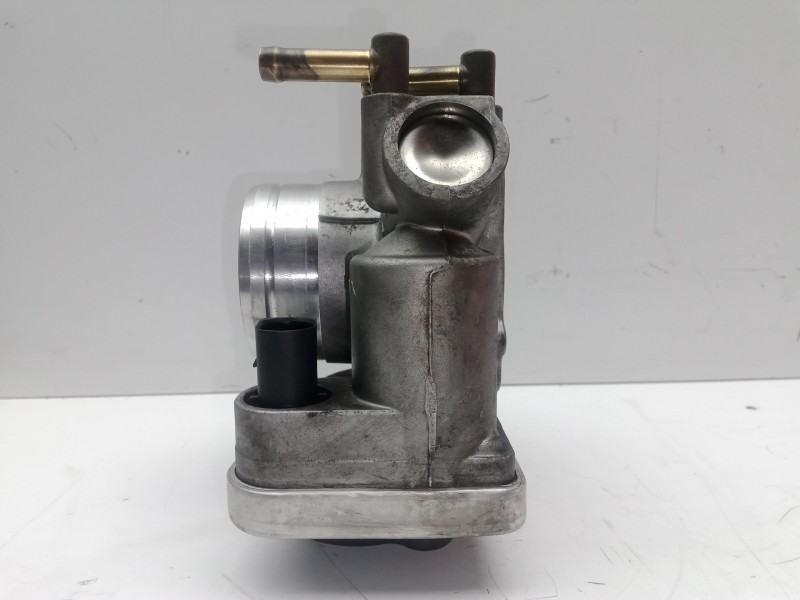 Recambio de caja mariposa para audi a3 (8l) 1.6 referencia OEM IAM 06A133062N VDO 6.PINES