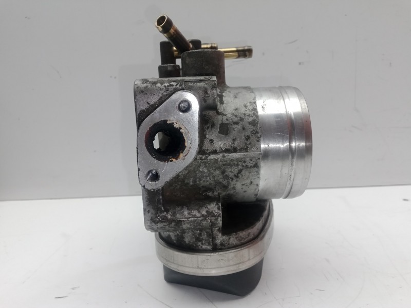 Recambio de caja mariposa para audi a3 (8l) 1.6 referencia OEM IAM 06A133062N VDO 6.PINES