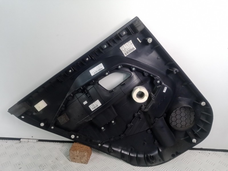 Recambio de guarnecido puerta trasera derecha para kia rio 1.2 cat referencia OEM IAM 833021W200HU  