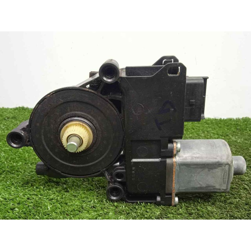 Recambio de motor elevalunas trasero derecho para peugeot 308 sw referencia OEM IAM 9680617480-0130822448  