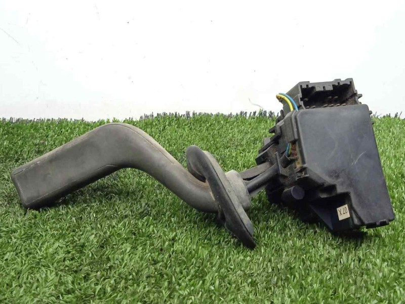 Recambio de mando limpia para volvo v40 familiar 1.9 diesel cat referencia OEM IAM   