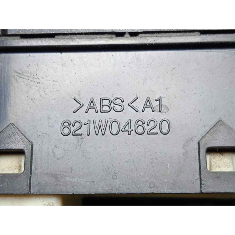 Recambio de mando elevalunas delantero derecho para hyundai accent (lc) 1.5 12v cat referencia OEM IAM 621W04620  