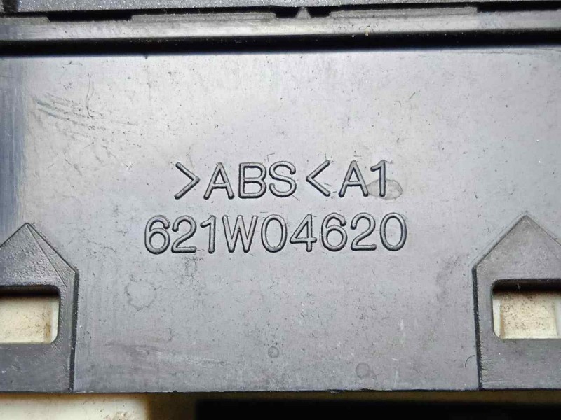 Recambio de mando elevalunas delantero derecho para hyundai accent (lc) 1.5 12v cat referencia OEM IAM 621W04620  