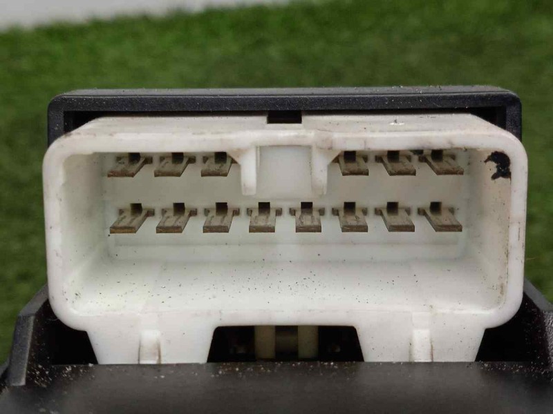 Recambio de mando elevalunas delantero izquierdo para hyundai accent (lc) 1.5 12v cat referencia OEM IAM 620W10270 4.BOTONES 