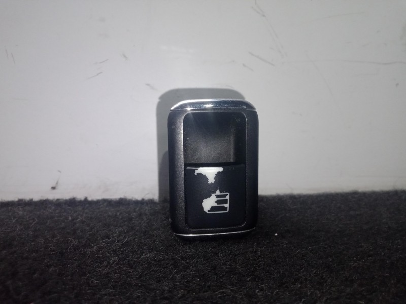 Recambio de mando elevalunas delantero derecho para mercedes-benz clase c (w204) berlina 2.2 cdi cat referencia OEM IAM A2048700