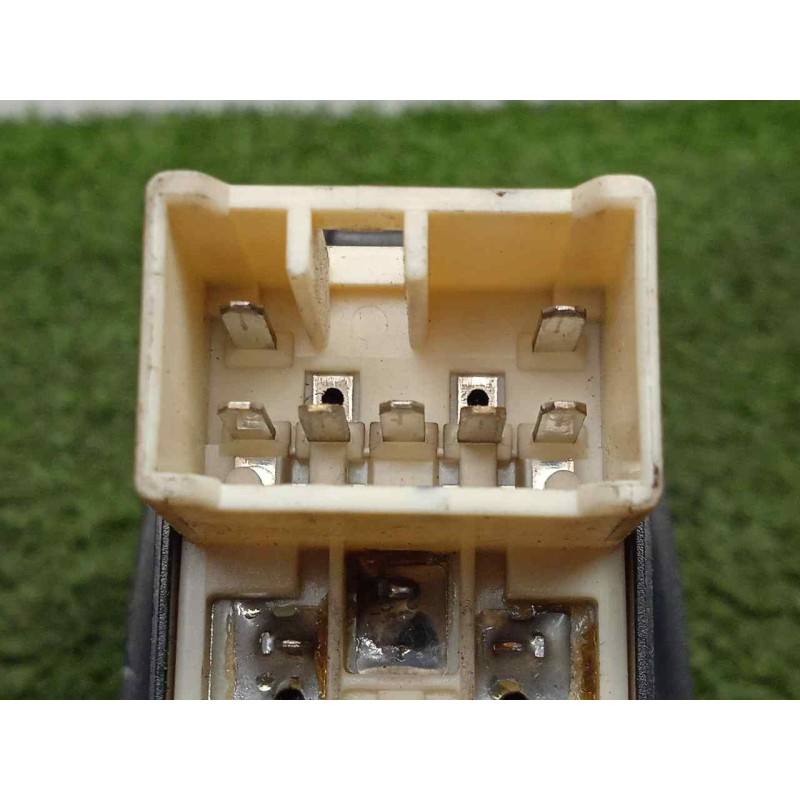 Recambio de mando elevalunas trasero derecho para hyundai accent (lc) 1.5 12v cat referencia OEM IAM 621W04620  