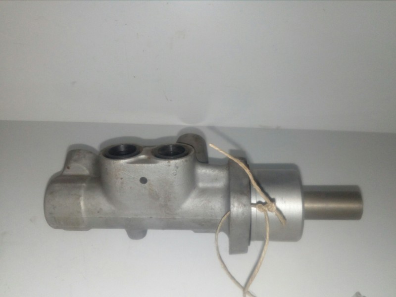 Recambio de bomba freno para renault clio iii 1.2 referencia OEM IAM 23  