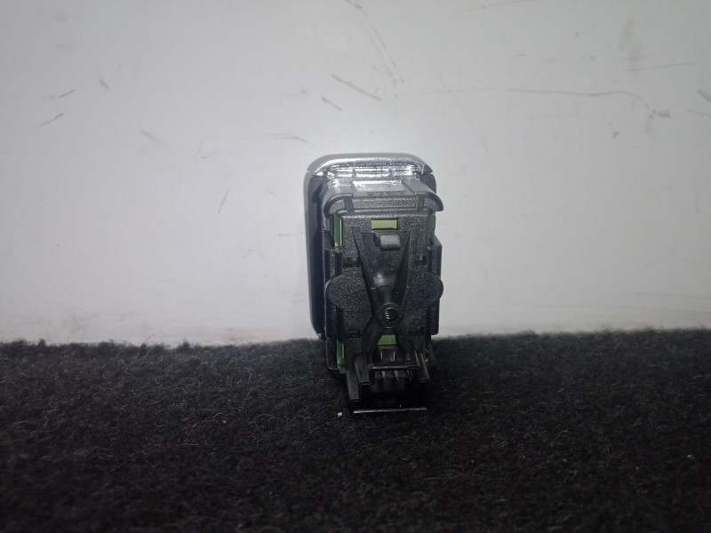 Recambio de mando elevalunas delantero derecho para mercedes-benz clase c (w204) berlina 2.2 cdi cat referencia OEM IAM A2048700