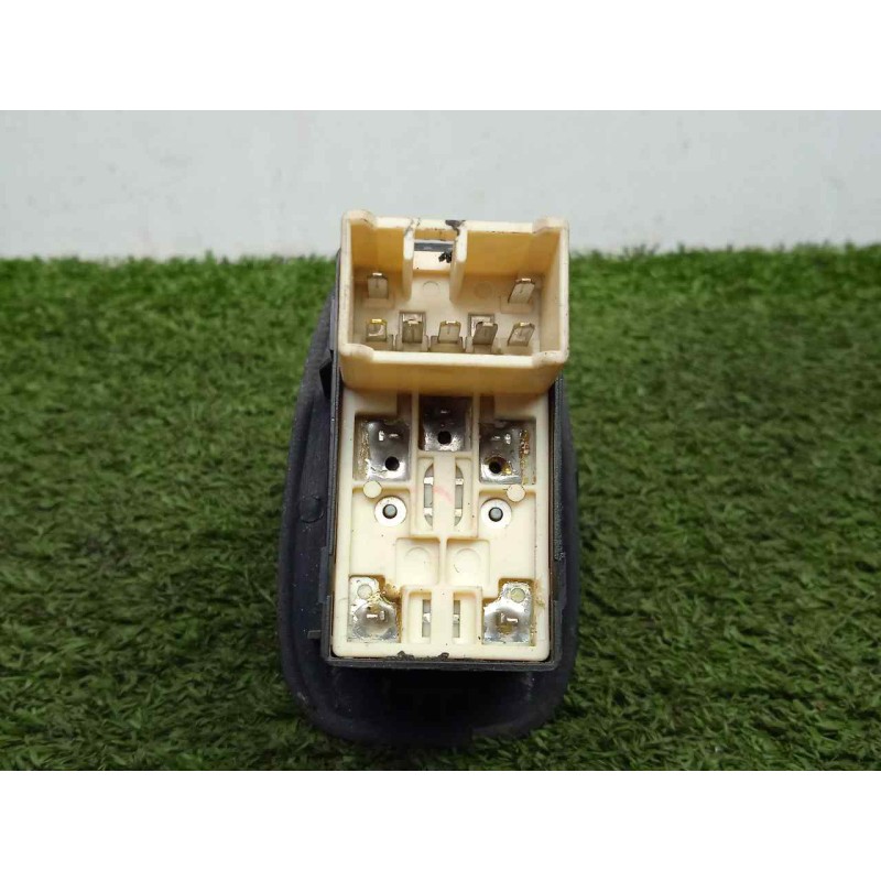 Recambio de mando elevalunas trasero izquierdo para hyundai accent (lc) 1.5 12v cat referencia OEM IAM 621W04620  