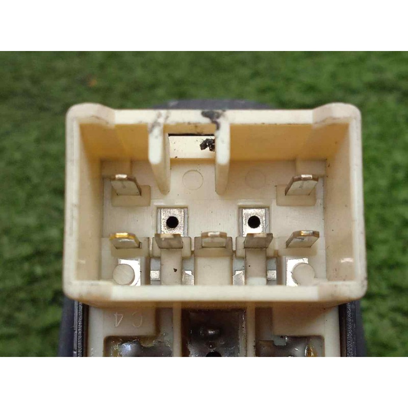 Recambio de mando elevalunas trasero izquierdo para hyundai accent (lc) 1.5 12v cat referencia OEM IAM 621W04620  