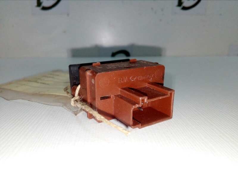 Recambio de interruptor para audi a6 berlina (4f2) 3.0 v6 24v tdi referencia OEM IAM 4F0959831 APERTURA.MALETERO 