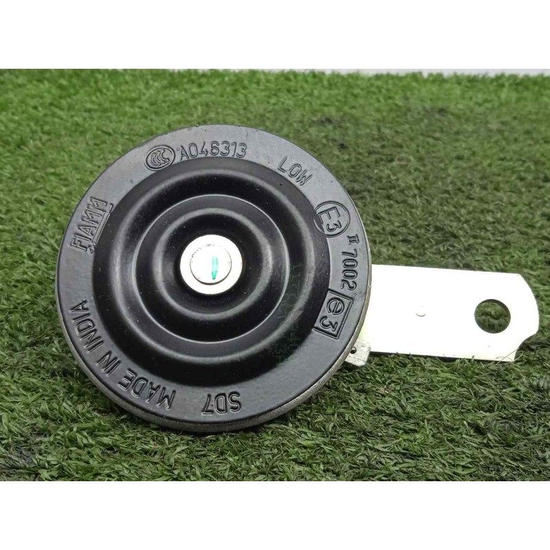 Recambio de claxon para peugeot satelis ii 125 referencia OEM IAM A046313  
