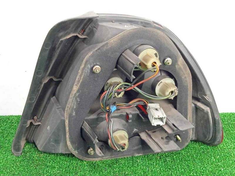 Recambio de piloto trasero izquierdo para honda civic berlina .5 (ma/mb) 1.5 referencia OEM IAM SINREFERENCIA BLANCO/ROJO 