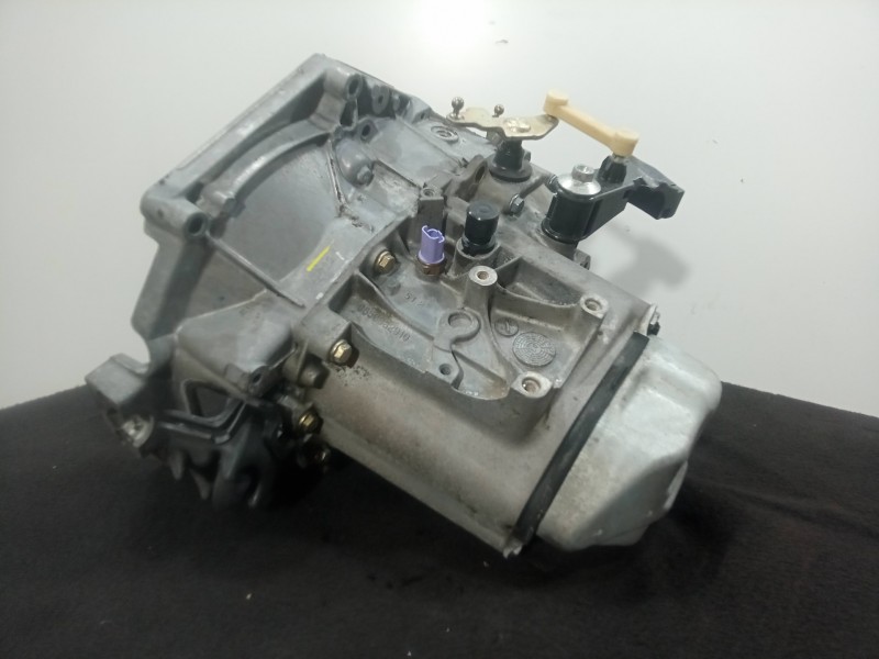 Recambio de caja cambios para citroën c2 1.4 referencia OEM IAM 20CQ13 5.VELOCIDADES MANUAL