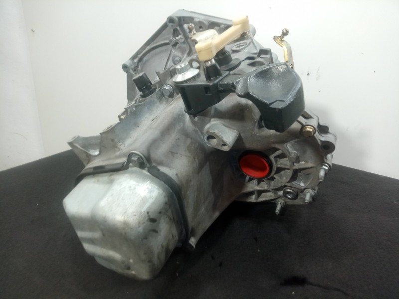 Recambio de caja cambios para citroën c2 1.4 referencia OEM IAM 20CQ13 5.VELOCIDADES MANUAL