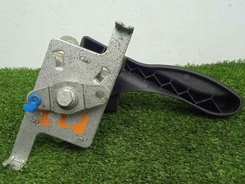 Recambio de maneta exterior porton para iveco daily furgón 2.3 diesel referencia OEM IAM SINREFERENCIA INTERIOR 