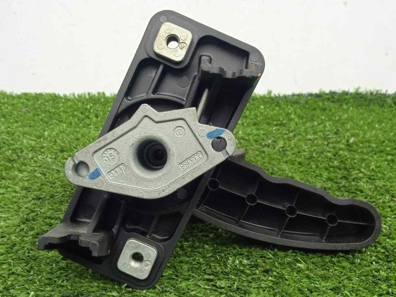 Recambio de maneta exterior porton para iveco daily furgón 2.3 diesel referencia OEM IAM 1242453 INTERIOR 